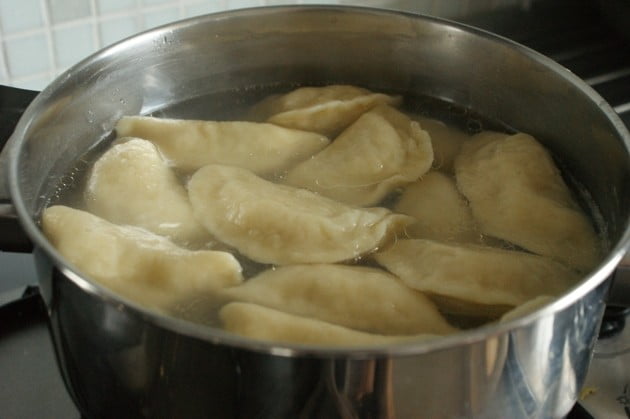 pierogi ruskie przed gotowaniem