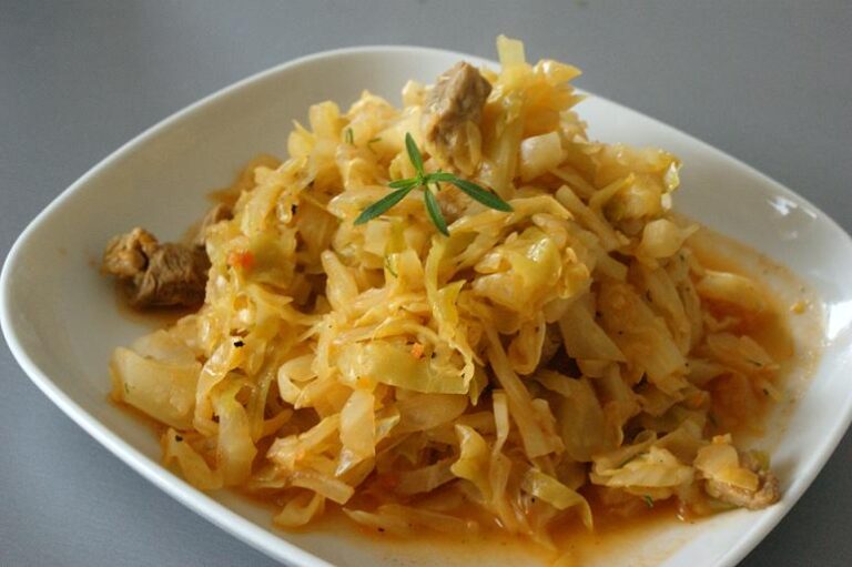 młoda kapusta bigos