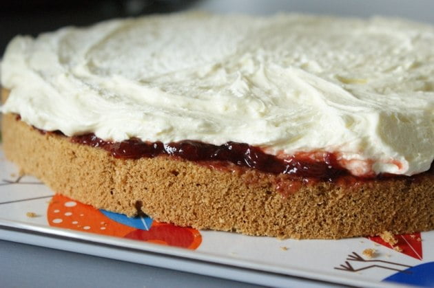 tort waniliowo-wiśniowy z rumem biszkopt do tortu wiśniowego