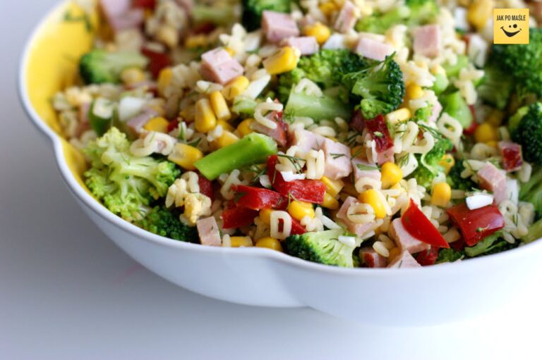sałatka z brokułem