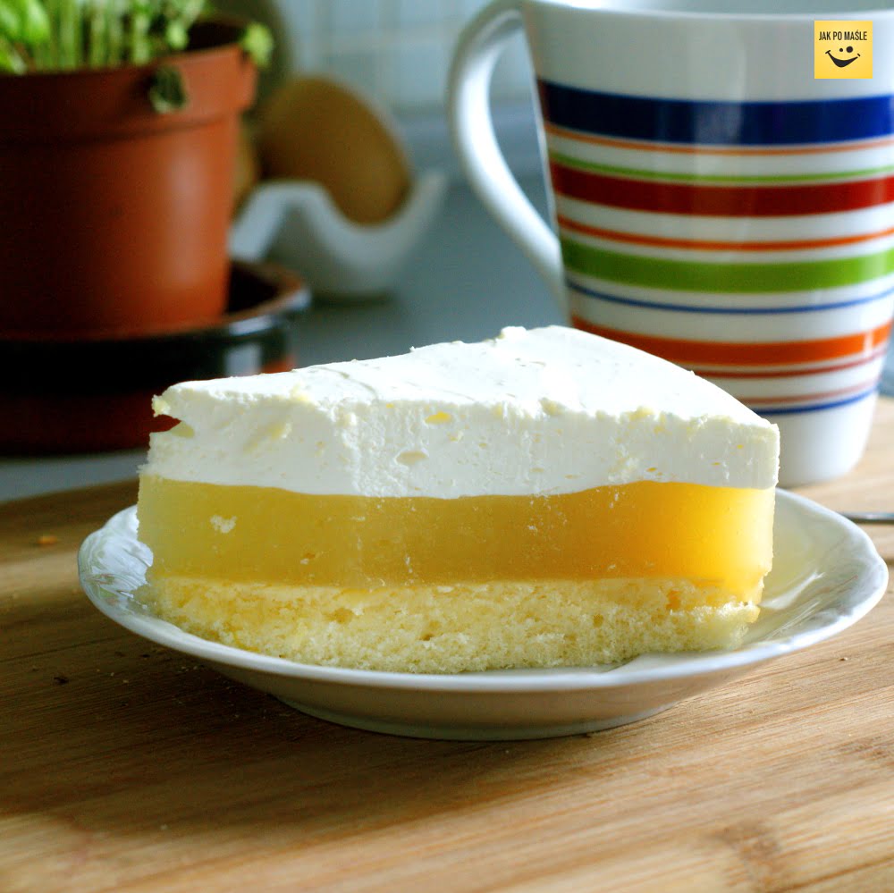 szarlotka z bitą śmietaną