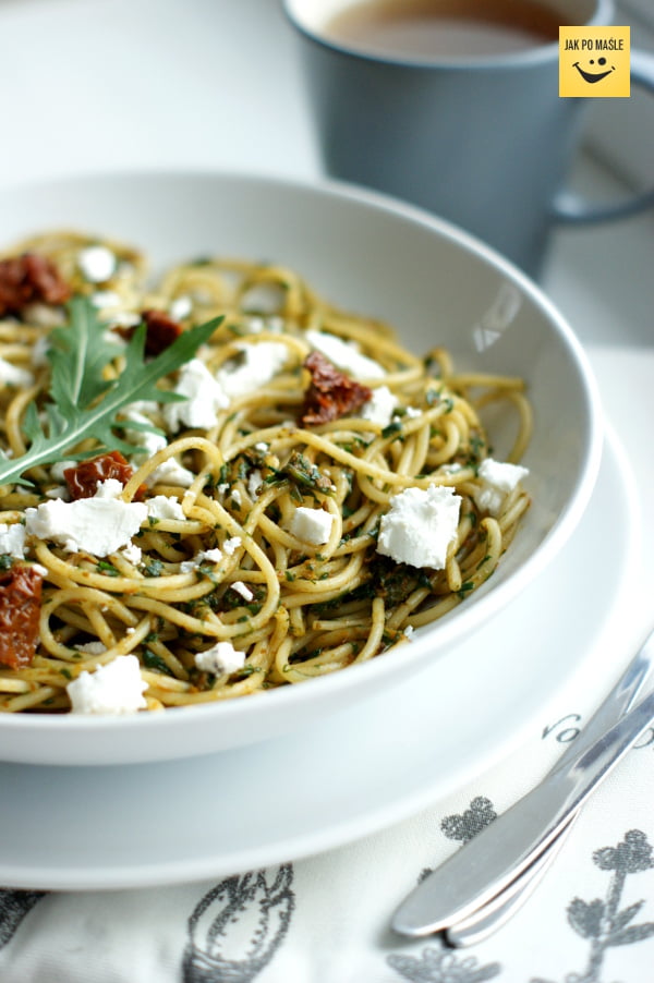 makaron spaghetti z kozim serem