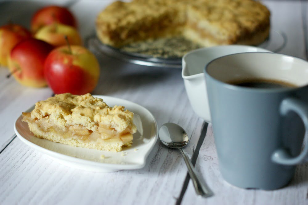 Szarlotka bez glutenu – przepis na kruche ciasto