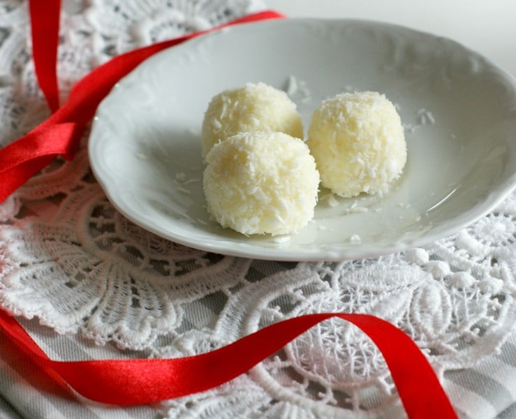 Domowe Rafaello – przepis na kulki z mlekiem w proszku