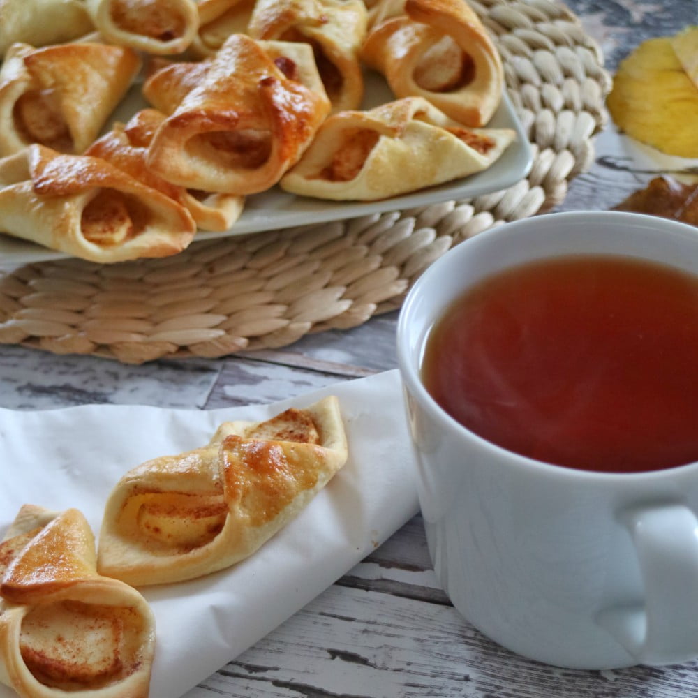 ciasteczka krucho-drożdżowe z jabłkami