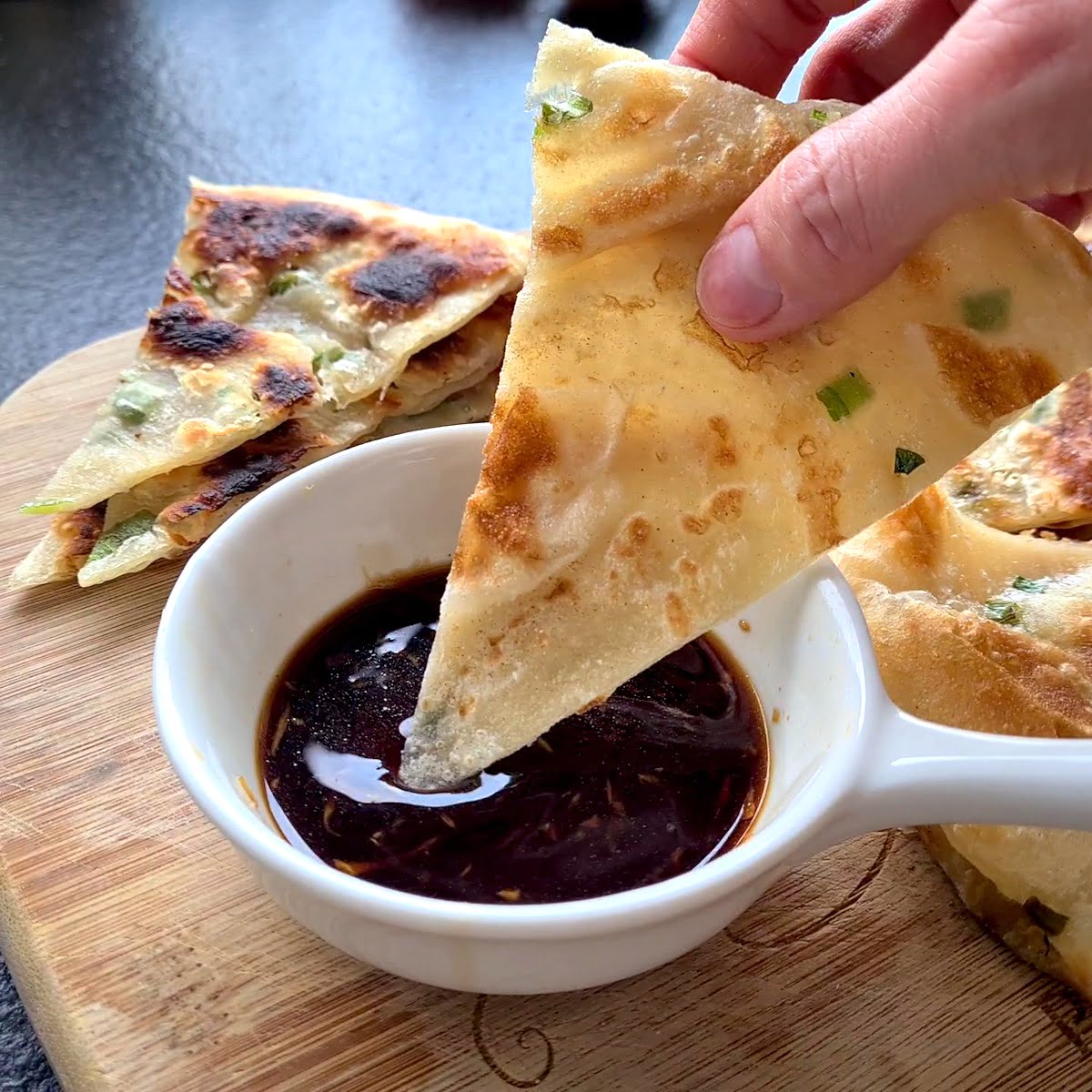 placki chińskie ze szczypiorkiem