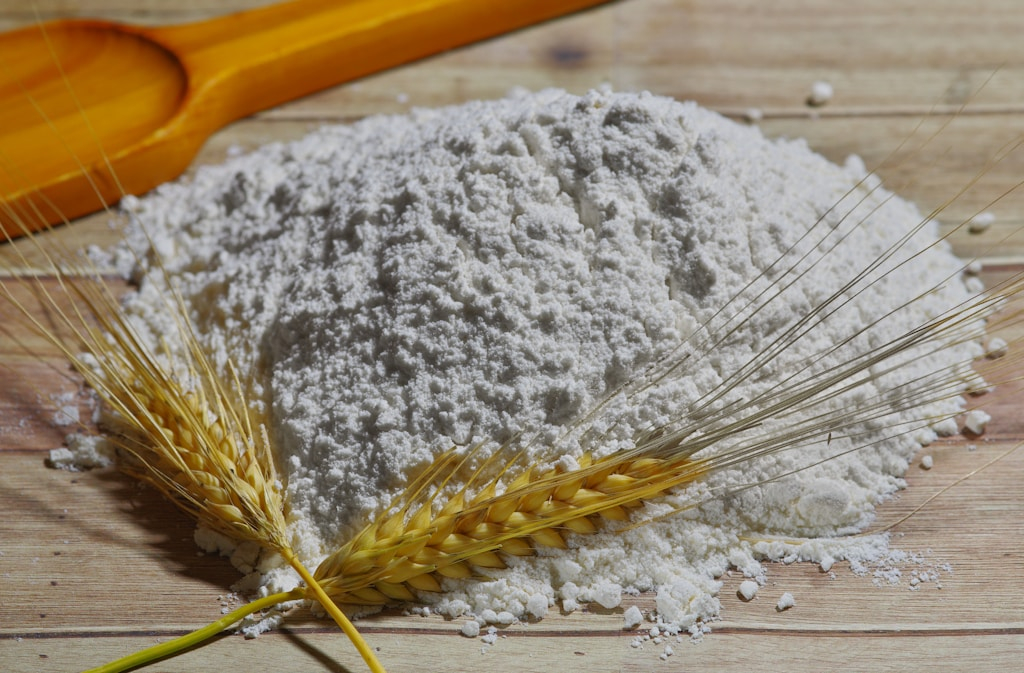 Jak zastąpić mąkę pszenną w kuchni? Praktyczny przewodnik po mąkach bezglutenowych