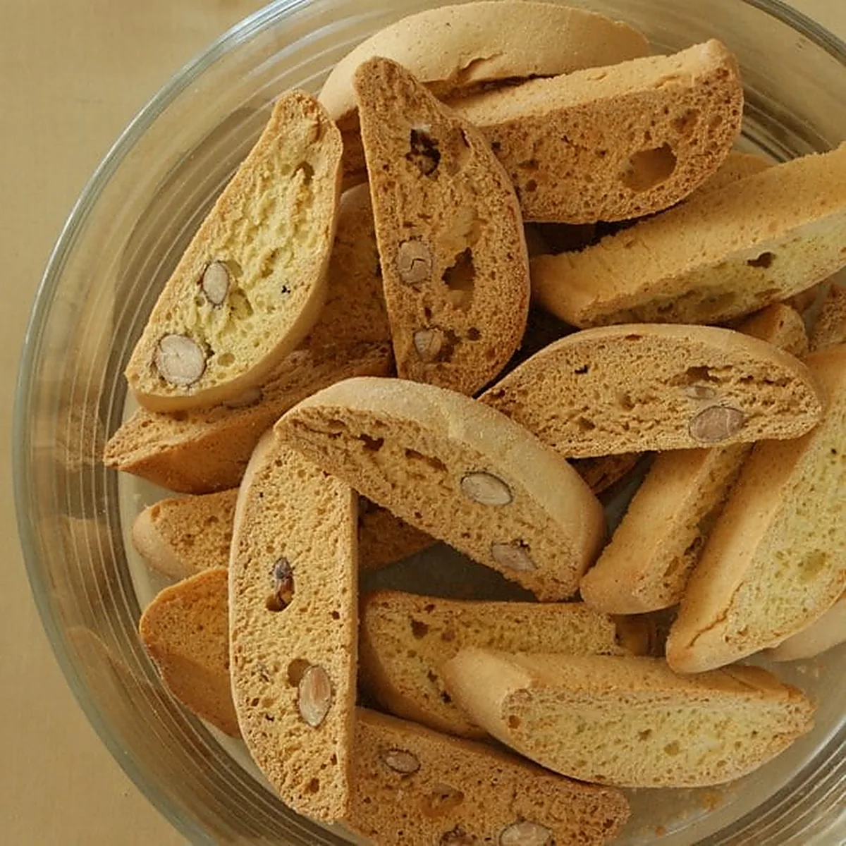 Cantuccini z migdałami - przepis na włoskie biscotti