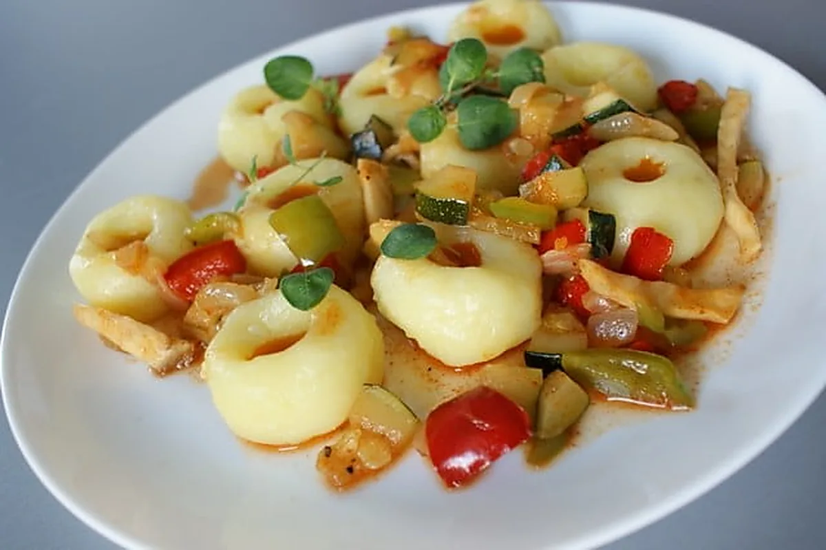 Kluski śląskie z ratatouille - sprawdzony obiad w 40 minut