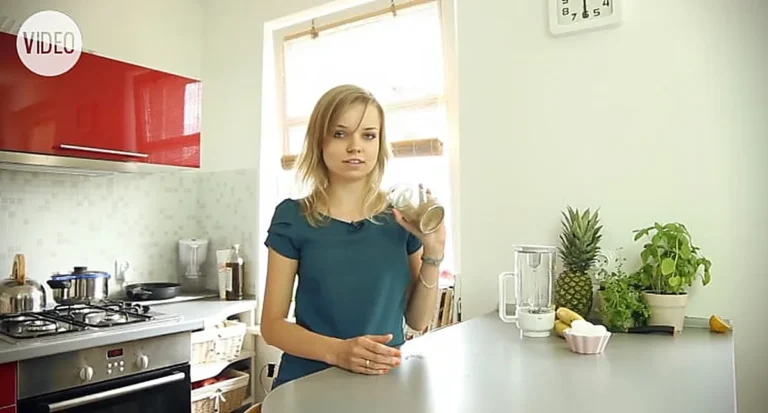 Koktajl bananowy z kawa - przepis na energetyczny drink