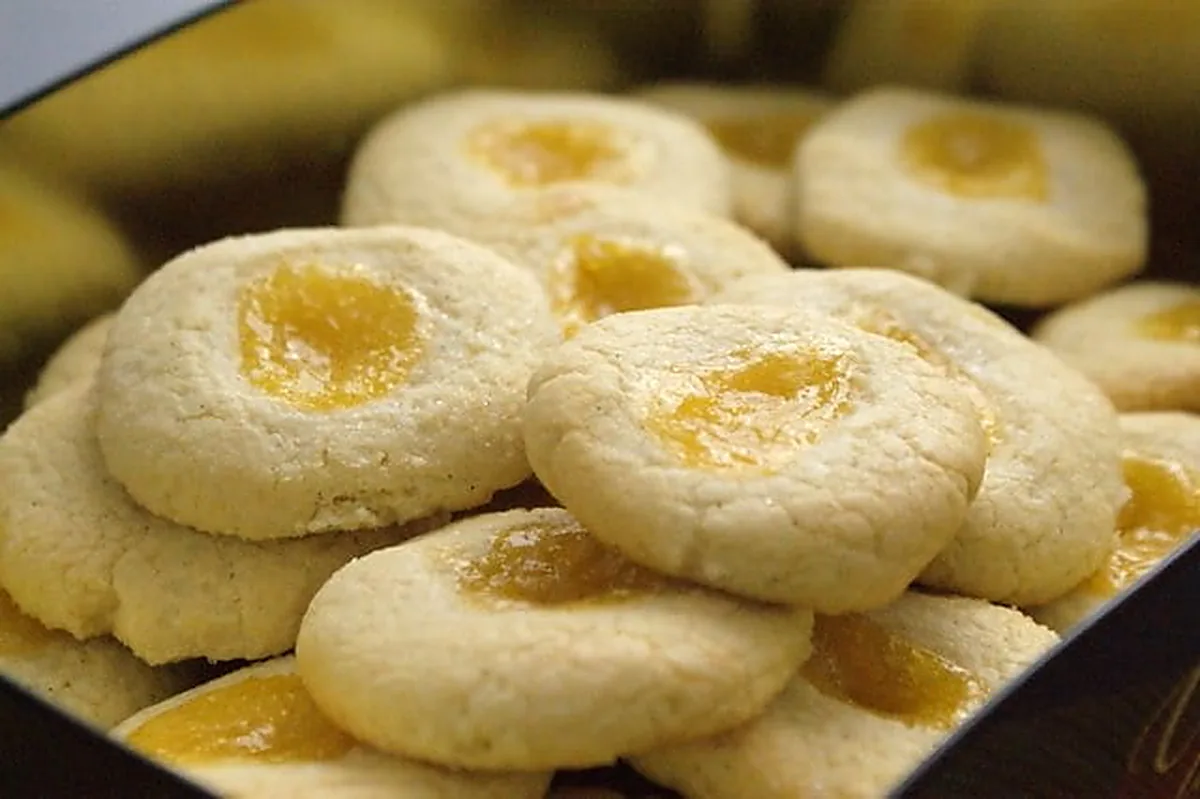 Maślane ciasteczka i domowy Lemon Curd