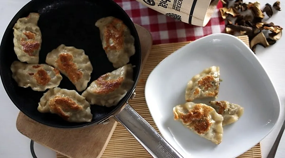 pierogi z kapustą i grzybami