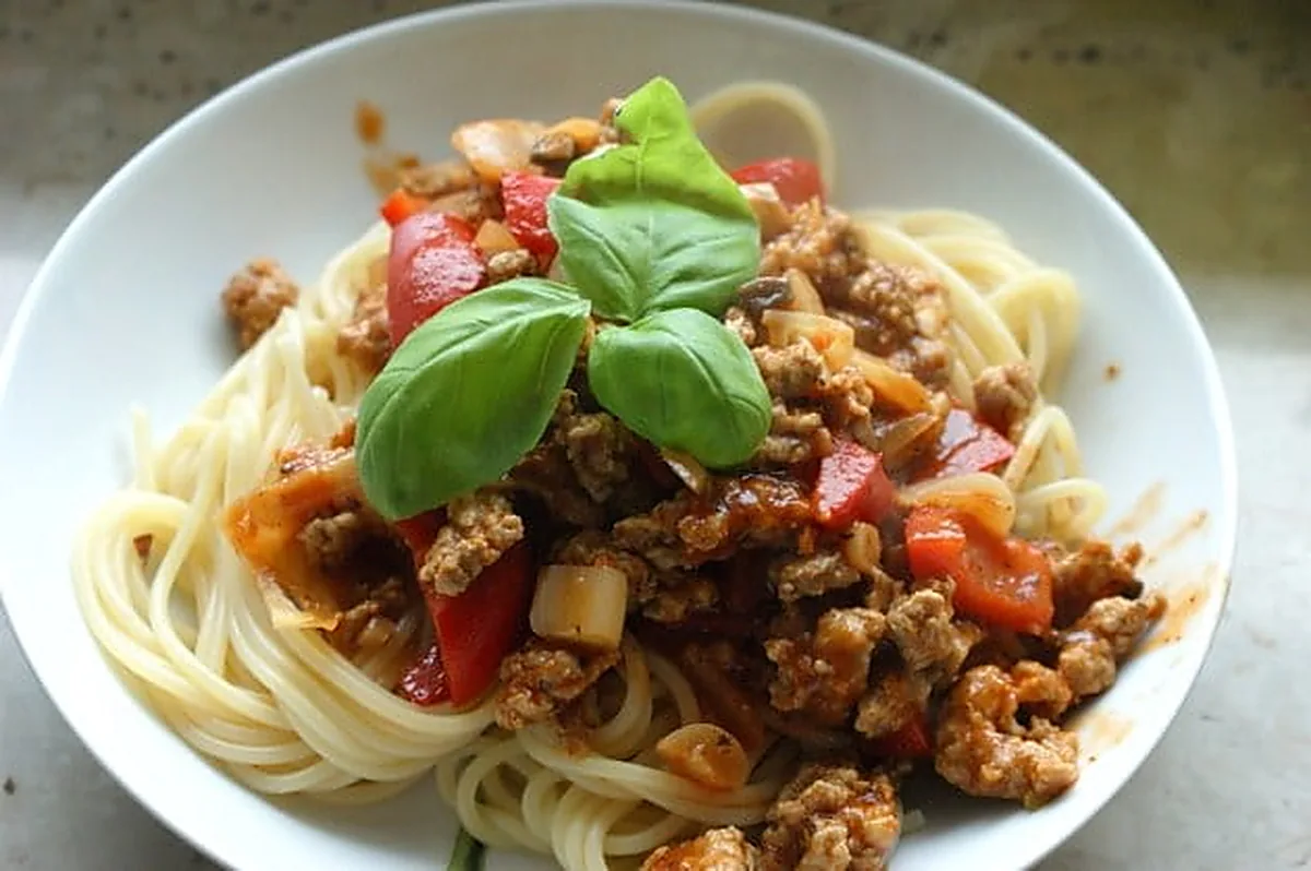 Spaghetti bolognese - prosty przepis w 30 minut