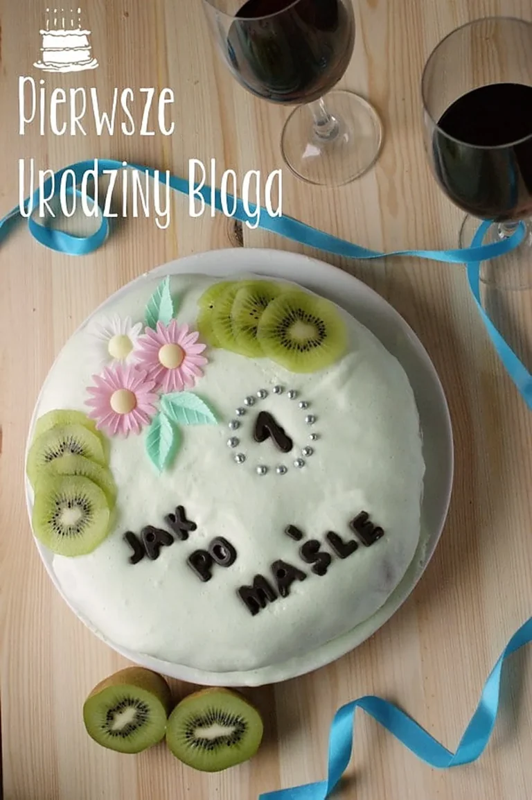 Tort z kiwi na biszkopcie - lekki przepis krok po kroku